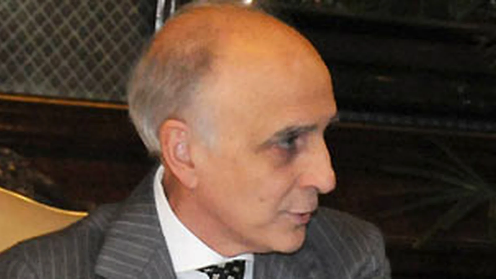 Carlos Bulgheroni durante una reunión institucional